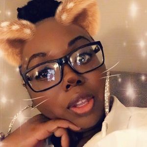 Meet your Posher, Renika